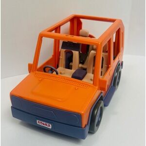Moose Toys Ludo Studio Bluey Heeler Orange 4WD Family SUV 9" Toy Car Playset